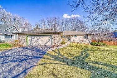 3121 Carefree Dr - Rockford, IL