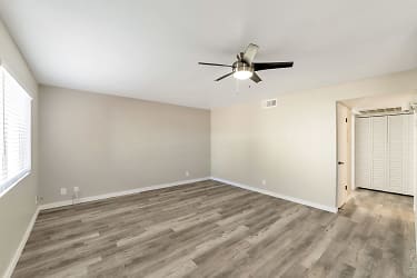 ** 1/2 OFF 1st Full Month's Rent, Tour & Apply Within 48 Hours Newly Renovated 2 Bed/ 2 Bath In-Suit Apartments - Phoenix, AZ