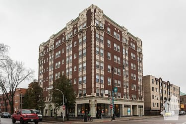 6930 N Greenview Ave unit 302 - Chicago, IL