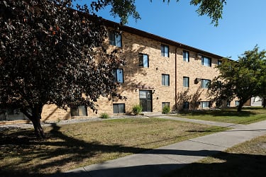 Monticello Apartments - Fargo, ND