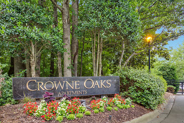 Crowne Oaks Apartments - Winston Salem, NC
