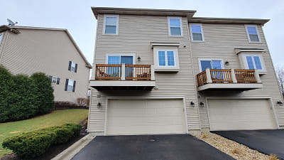 13 Melrose Ct Apartments - South Elgin, IL