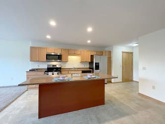 Beaver Ridge Apartments - Minot, ND