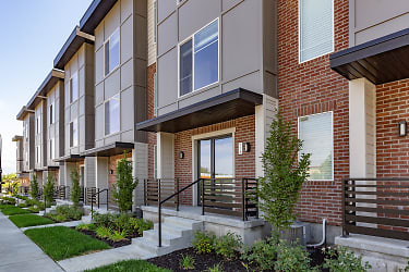 Greens By Lotus Townhomes Apartments - Ogden, UT