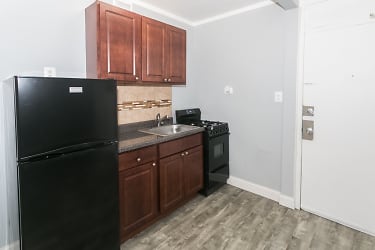 6930 N Greenview 902 - Chicago, IL