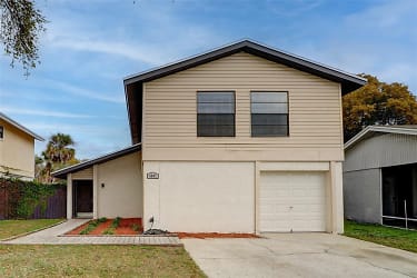 4607 Grove Point Dr - Tampa, FL