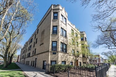 5075 N Wolcott Ave - Chicago, IL