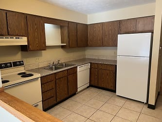 7473 Huntington Dr unit 5 - Youngstown, OH