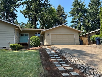 2180 W 27th Ave - Eugene, OR