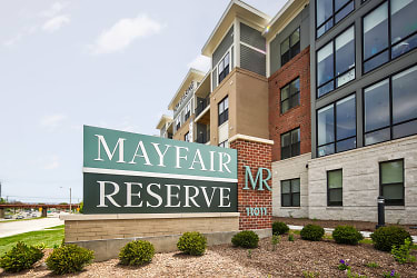 Mayfair Reserve Apartments - Milwaukee, WI