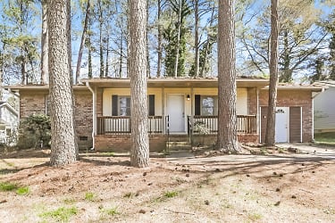 4312 Cary Drive - Snellville, GA