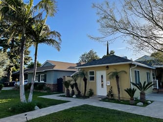 7443 Irondale Ave - Los Angeles, CA