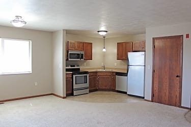 Willow Creek Townhomes And Apartments - Sioux Falls, SD