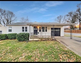 109 N Kendall Dr - Independence, MO