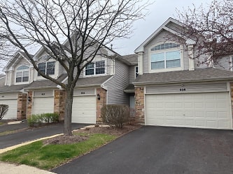930 Mesa Dr - Lake In The Hills, IL