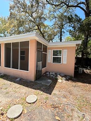 531 E Miracle Strip Pkwy - Mary Esther, FL