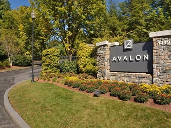Avalon Bear Hill Apartments - Waltham, MA
