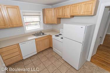 Boulevard & Vera South Quaker Lane Apartments - West Hartford, CT