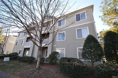1331 Crab Orchard Dr unit 302 - Raleigh, NC