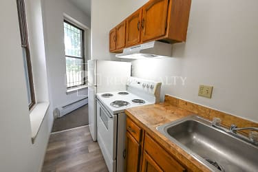 154 Wethersfield Ave unit 3 - Hartford, CT