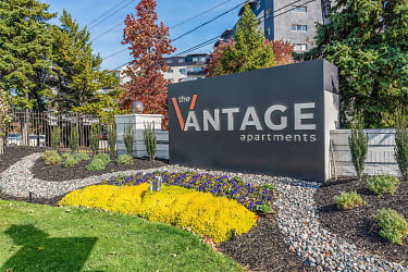 The Vantage Apartments - Beachwood, OH