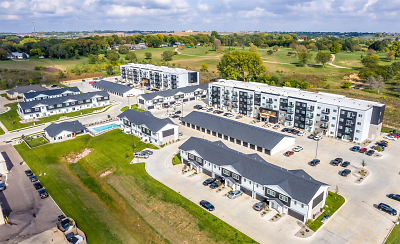 District 42 Apartments & Townhomes - Sioux City, IA