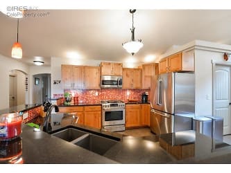 2427 Maple Hill Dr - Fort Collins, CO
