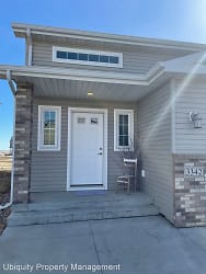 Beautiful Twin Homes Available Now! Apartments - Minot, ND