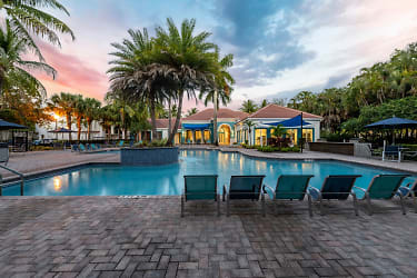 The Villas At Wyndham Lakes Apartments - Coral Springs, FL