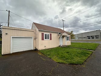 2306 J St - Springfield, OR
