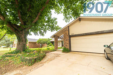 4405 Manchester Ct - Norman, OK