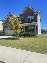 3037 Commonwealth Dr - Spring Hill, TN