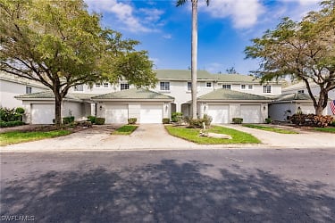 8157 Pacific Beach Dr - Fort Myers, FL