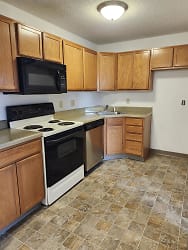 2104 Lincoln Ave unit 2D - Harlan, IA