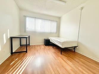 933 Grattan St unit 202A - Los Angeles, CA