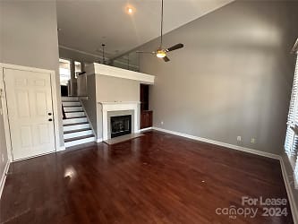 4936 S Hill View Dr - Charlotte, NC