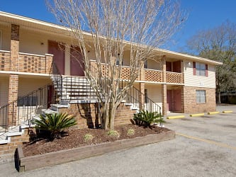 Willow Lake Apartments - North Charleston, SC