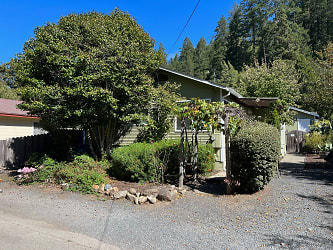 17541 Orchard Ave - Guerneville, CA