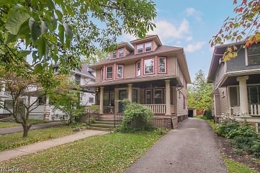 2331 Grandview Ave - Cleveland Heights, OH