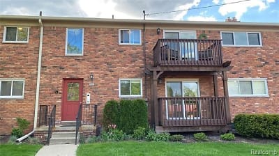 42536 Woodward Ave A 1 Apartments - Bloomfield Township, MI