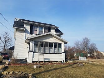 514 Lee Ave - Youngstown, OH