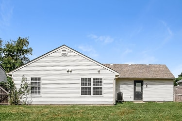 12727 Roan Ln - Indianapolis, IN