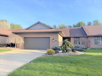 3725 Mercedes Pl - Canfield, OH
