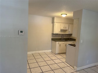 650 SW 15th Ave #1-8 - Fort Lauderdale, FL