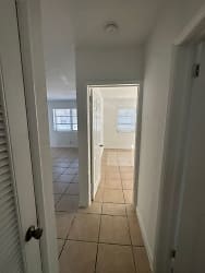 107 SW 18th Ave - Fort Lauderdale, FL