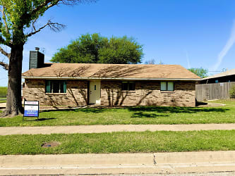 4702 Lois Ln - Wichita Falls, TX