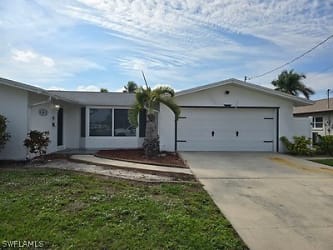 4443 N Pacific Cir - North Fort Myers, FL