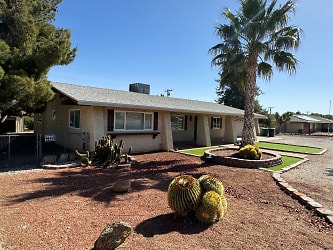 56522 Carlyle Dr - Yucca Valley, CA