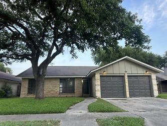418 Londonderry Dr - Victoria, TX