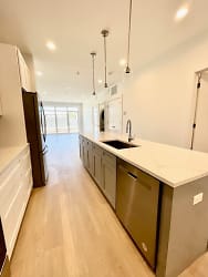 3355 N Southport Ave unit 2R - Chicago, IL